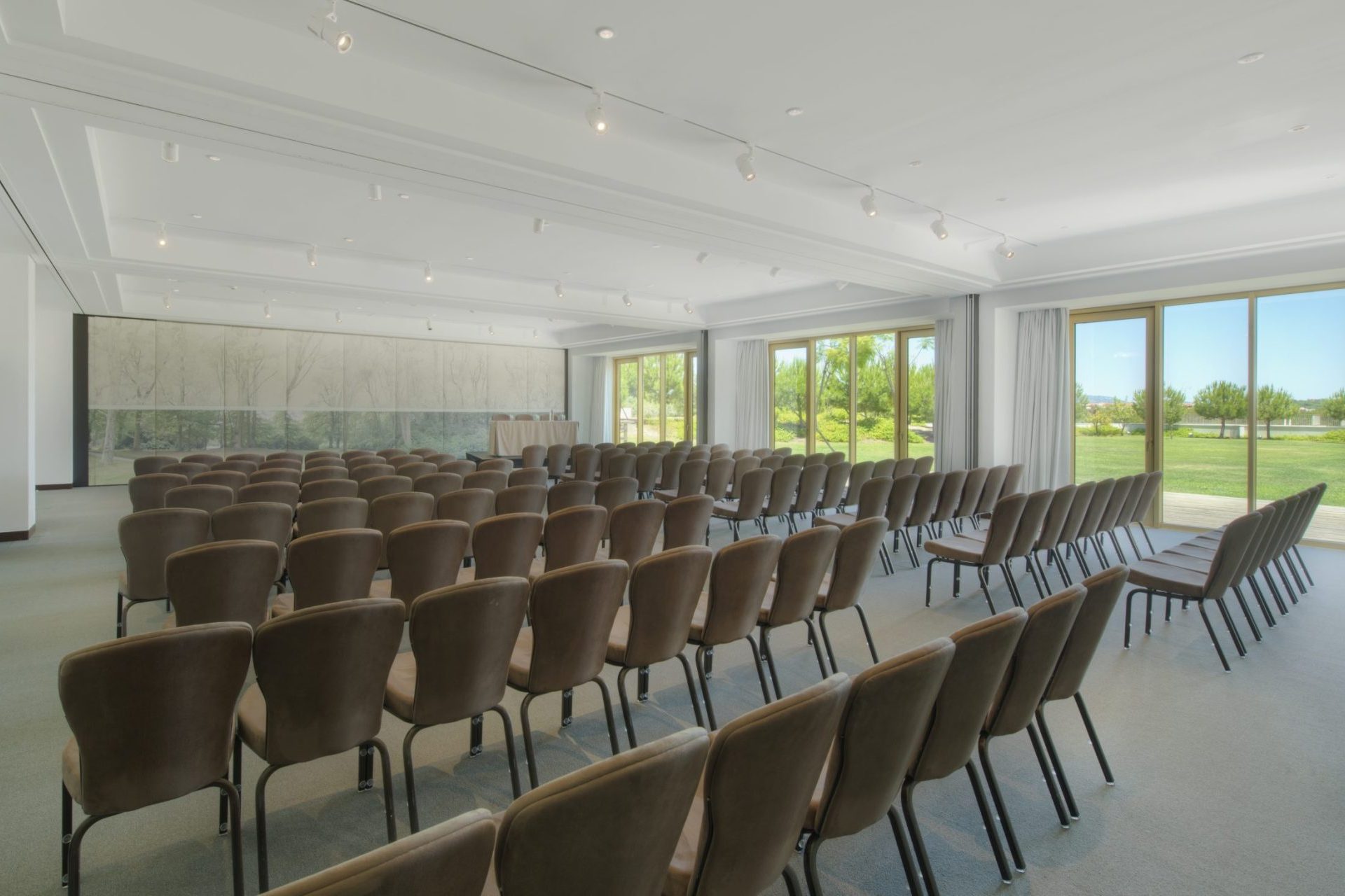 Victoria_Golf_Resort_&_Spa_Meeting_Room_Congress_And_Events_Center_Continental_With_View