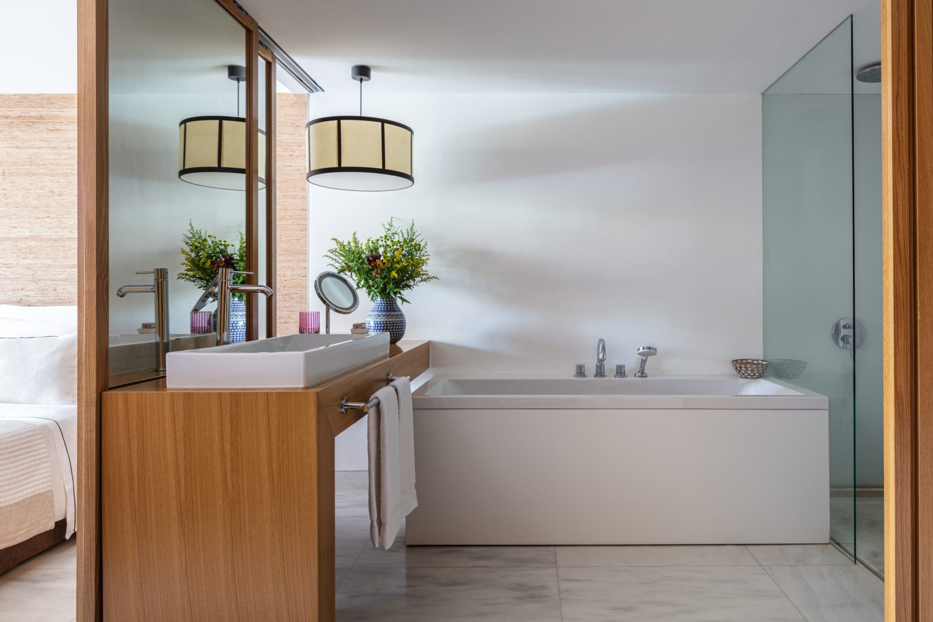 Victoria_Golf_Resort_&_Spa_Pool_View_Room_Bathroom