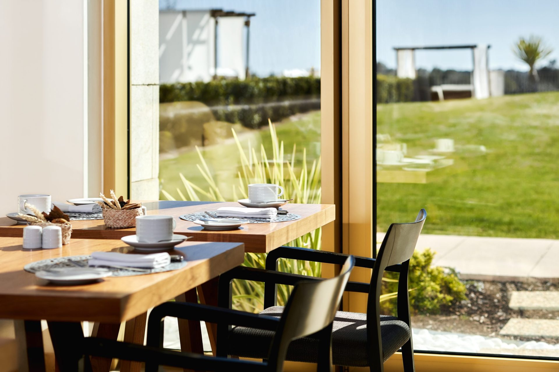 Victoria_Golf_Resort_&_Spa_Restaurant_Victoria_Restaurant_Seating_Window