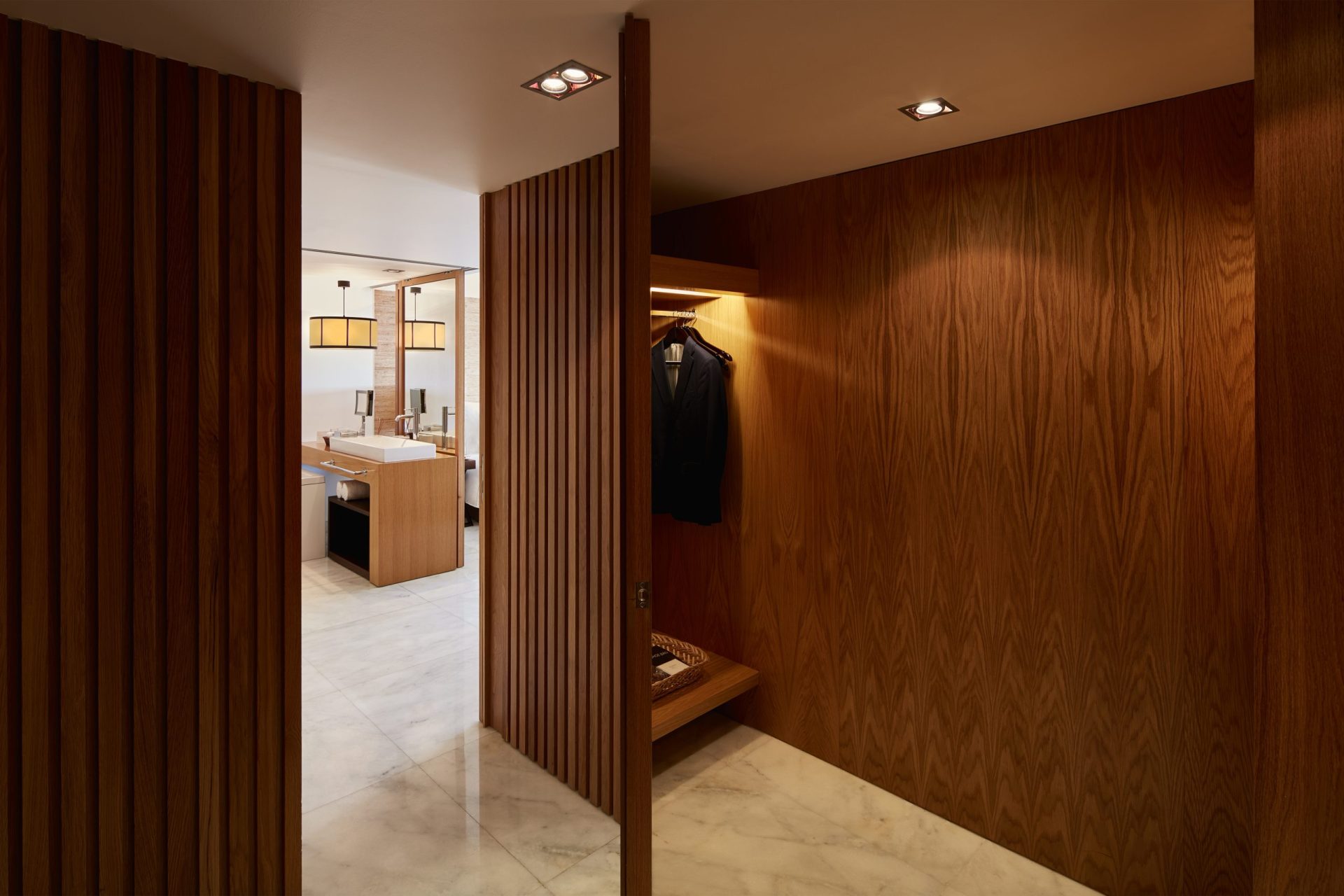 Victoria_Golf_Resort_&_Spa_Victoria_Suite_Closet
