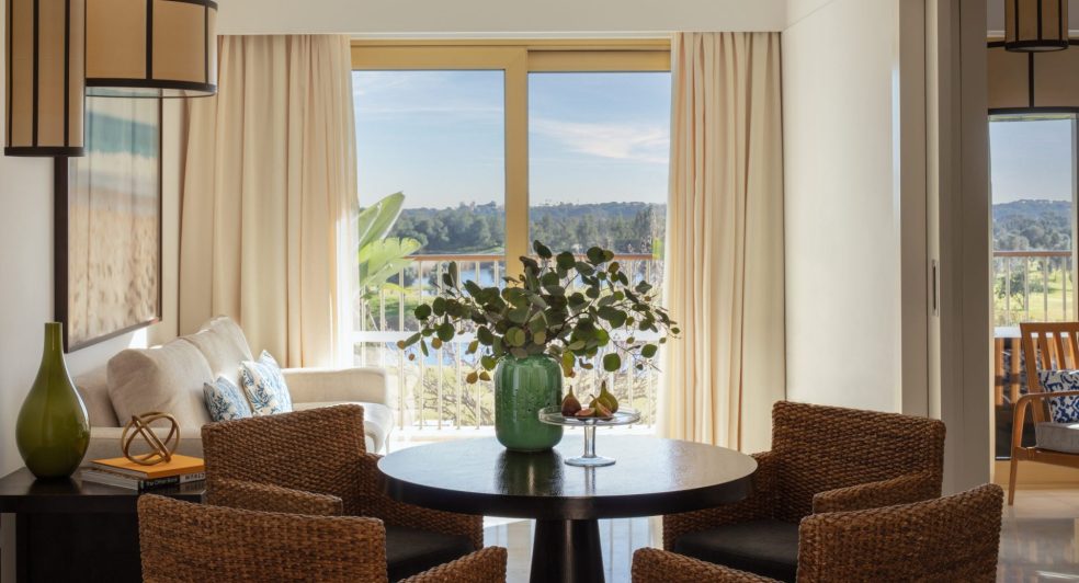 Victoria_Golf_Resort_&_Spa_Golf_View_Suite_Livingroom_Terrace