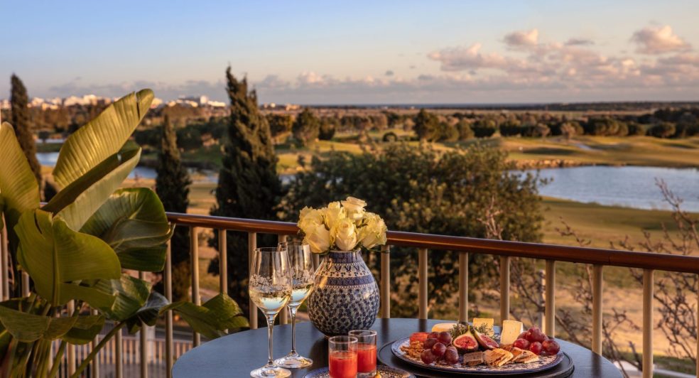 Victoria_Golf_Resort_&_Spa_Golf_View_Suite_Terrace