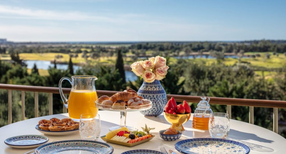 Victoria_Golf_Resort_&_Spa_Victoria_Suite_Terrace_Breakfast_View